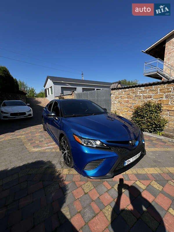 Toyota Camry 2018