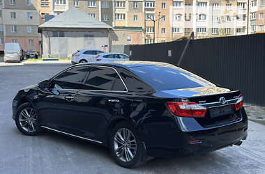 Седан Toyota Camry 2012 в Чернігові