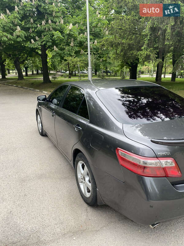 Седан Toyota Camry 2006 в Нікополі
