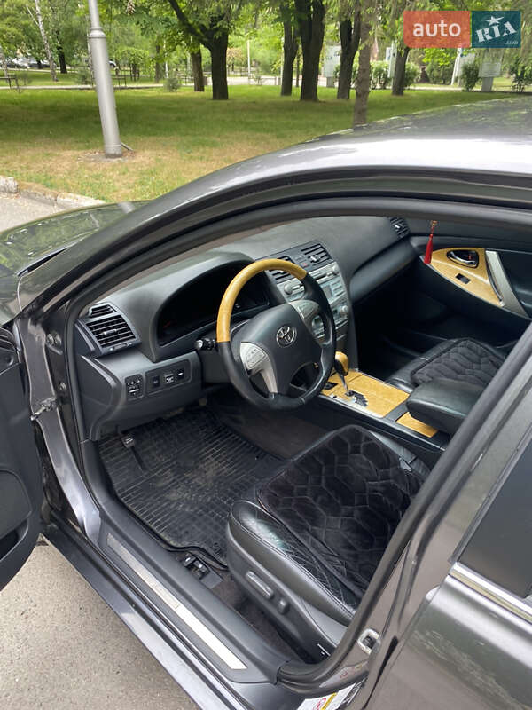 Седан Toyota Camry 2006 в Нікополі