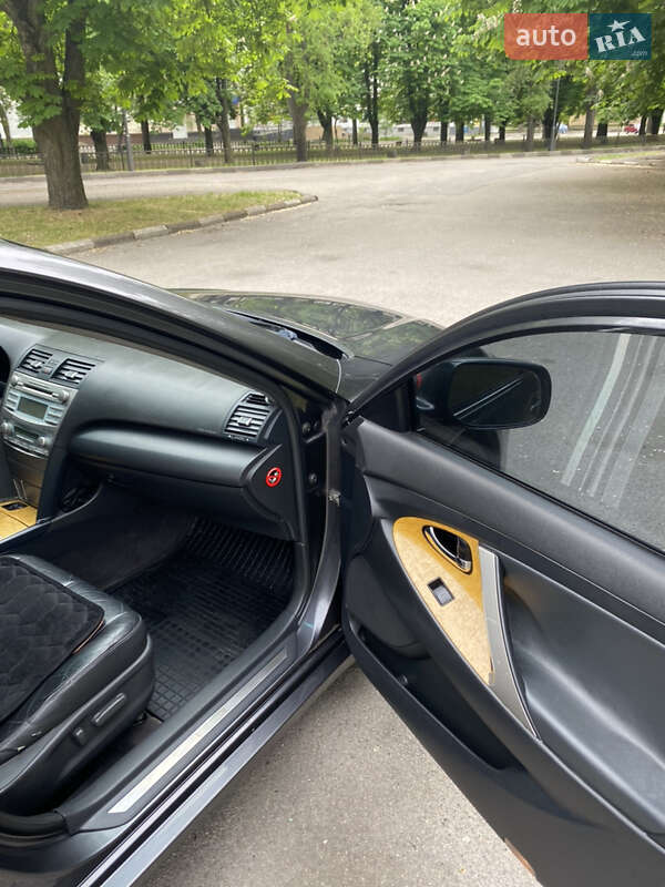 Седан Toyota Camry 2006 в Нікополі