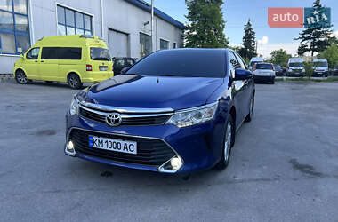 Седан Toyota Camry 2015 в Житомире