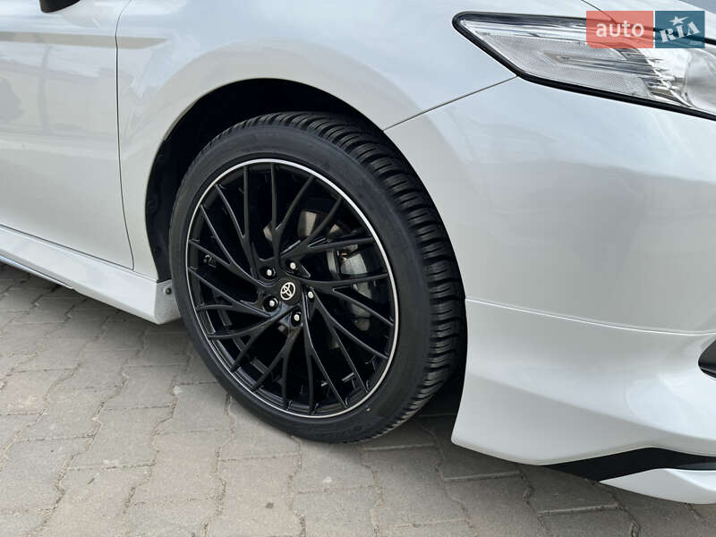 Седан Toyota Camry 2017 в Одессе