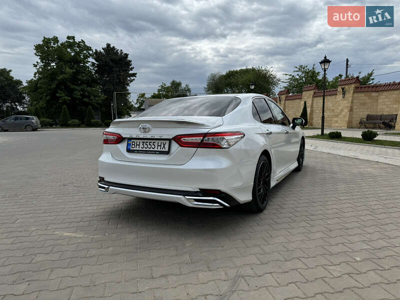 Седан Toyota Camry 2017 в Одессе