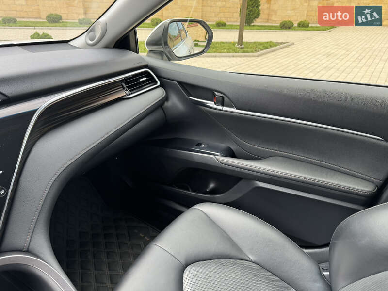 Седан Toyota Camry 2017 в Одессе