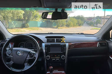 Седан Toyota Camry 2013 в Умани
