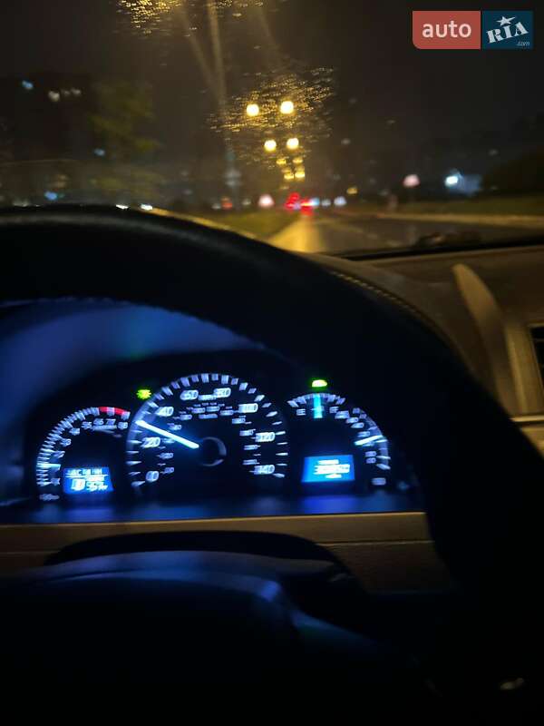 Седан Toyota Camry 2014 в Киеве фото 4 Седан Toyota Camry 2014 в Киеве