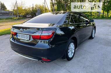 Седан Toyota Camry 2017 в Умані