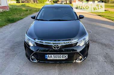 Седан Toyota Camry 2017 в Умані