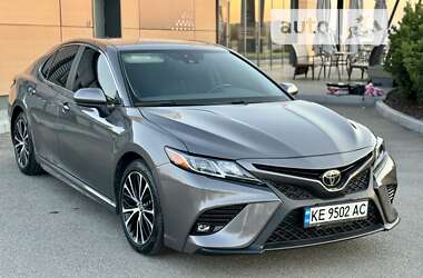 Седан Toyota Camry 2020 в Днепре