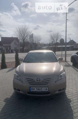 Седан Toyota Camry 2006 в Києві