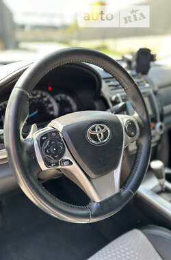 Седан Toyota Camry 2013 в Тернополе