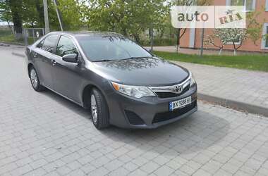 Седан Toyota Camry 2014 в Городке