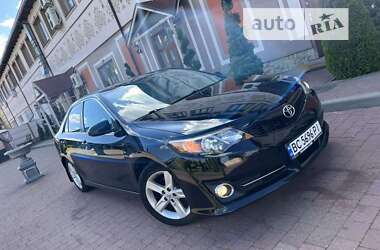 Седан Toyota Camry 2014 в Стрию