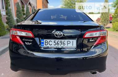 Седан Toyota Camry 2014 в Стрию