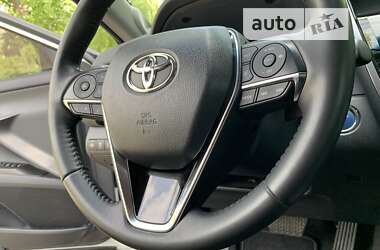 Седан Toyota Camry 2023 в Кривом Роге