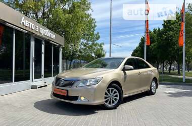 Седан Toyota Camry 2012 в Днепре