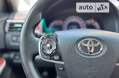 Седан Toyota Camry 2012 в Дніпрі