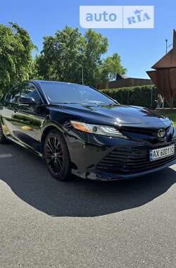 Седан Toyota Camry 2018 в Києві