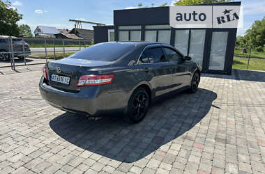 Седан Toyota Camry 2010 в Снятине