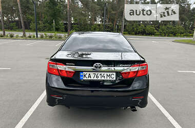 Седан Toyota Camry 2012 в Киеве