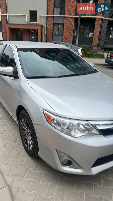 Седан Toyota Camry 2014 в Броварах