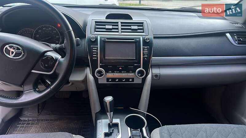 Седан Toyota Camry 2014 в Броварах