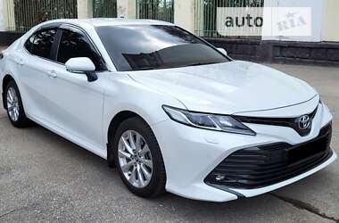 Седан Toyota Camry 2018 в Пятихатках