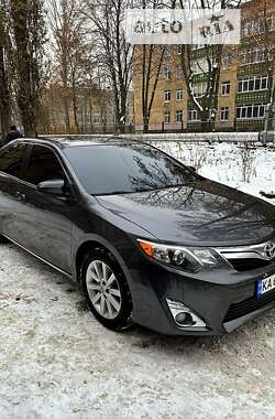 Седан Toyota Camry 2013 в Киеве