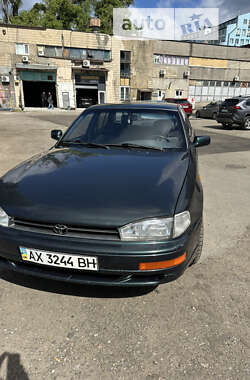 Седан Toyota Camry 1995 в Киеве