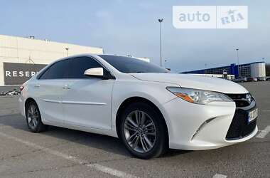 Седан Toyota Camry 2015 в Киеве