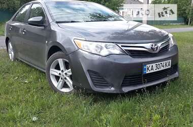 Седан Toyota Camry 2014 в Христиновке