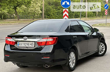 Седан Toyota Camry 2012 в Киеве