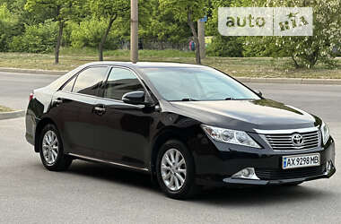 Седан Toyota Camry 2012 в Киеве