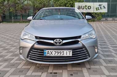 Седан Toyota Camry 2015 в Киеве