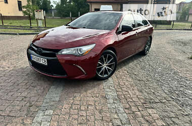 Седан Toyota Camry 2015 в Горишних Плавнях