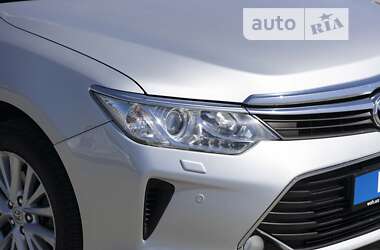 Седан Toyota Camry 2015 в Луцке