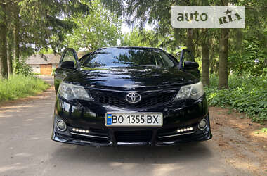 Седан Toyota Camry 2012 в Тернополе