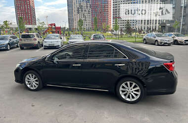 Седан Toyota Camry 2011 в Києві