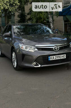 Седан Toyota Camry 2015 в Киеве