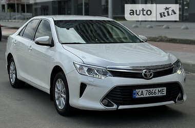 Седан Toyota Camry 2014 в Киеве