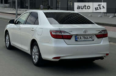 Седан Toyota Camry 2014 в Киеве