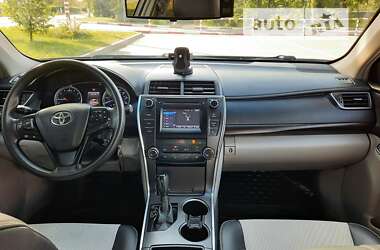 Седан Toyota Camry 2016 в Ивано-Франковске