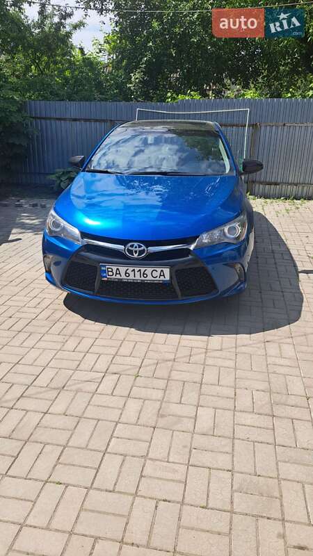 Седан Toyota Camry 2017 в Кропивницькому
