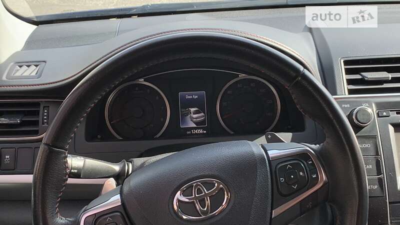Седан Toyota Camry 2015 в Харкові