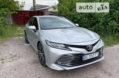 Седан Toyota Camry 2018 в Рава-Русской