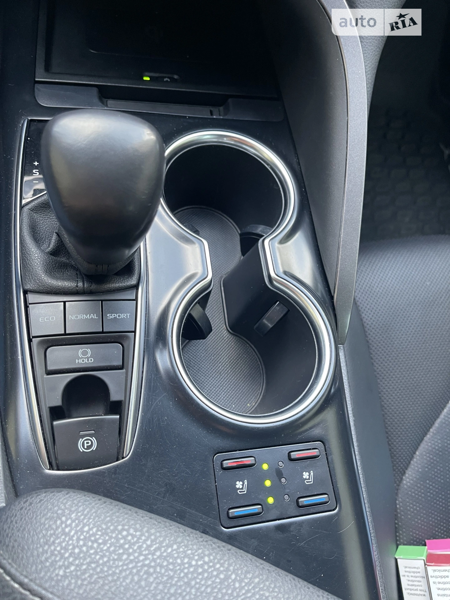 2020 Toyota Camry - мініатюра 12