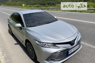 Седан Toyota Camry 2019 в Могилів-Подільському