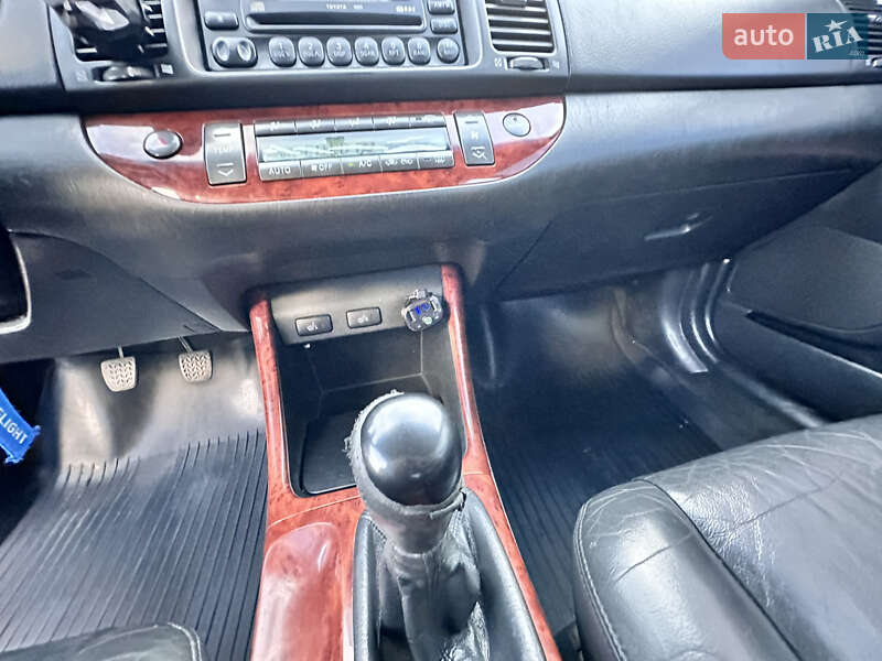 Седан Toyota Camry 2002 в Сумах