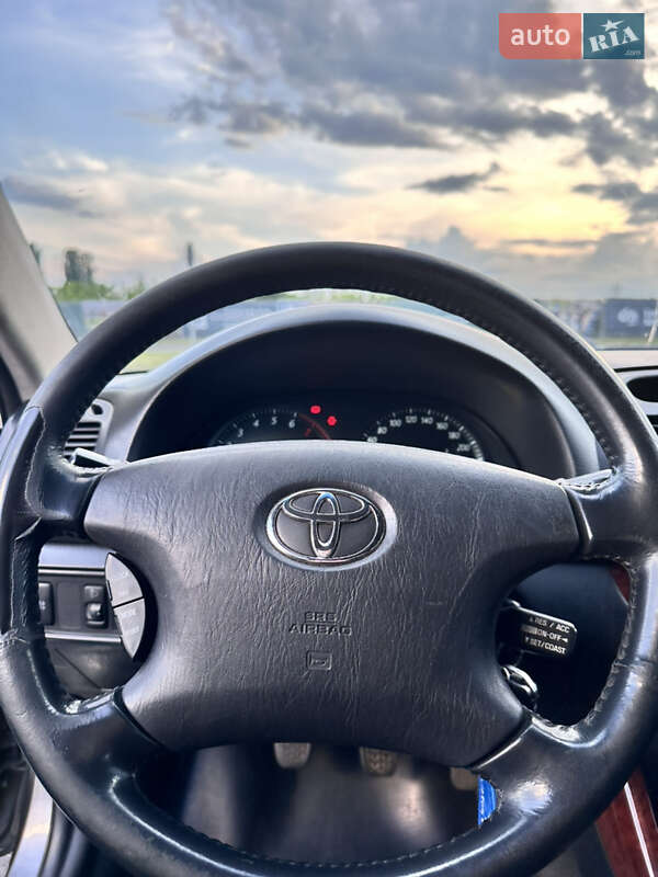 Седан Toyota Camry 2002 в Сумах